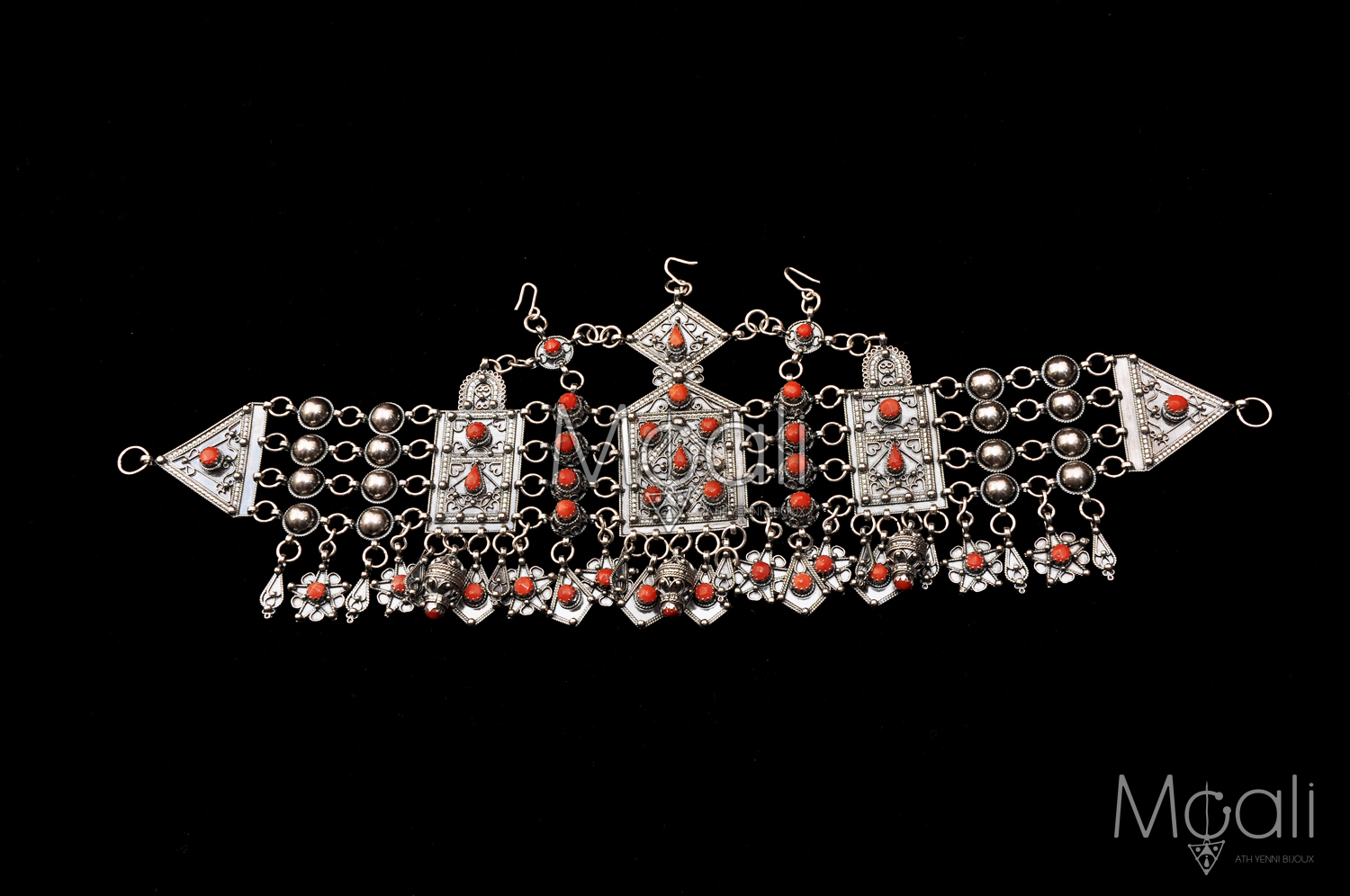 موالي آث يني