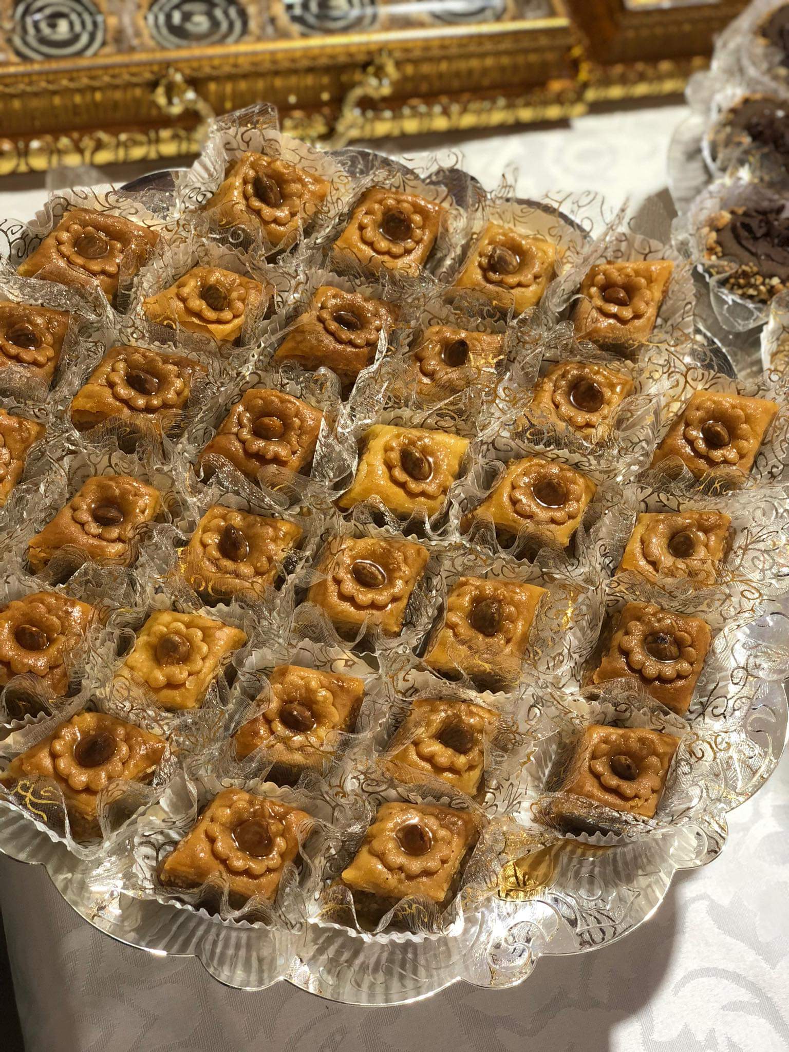 الحلويات التقليدية سانت هوبر بناشنهو photo