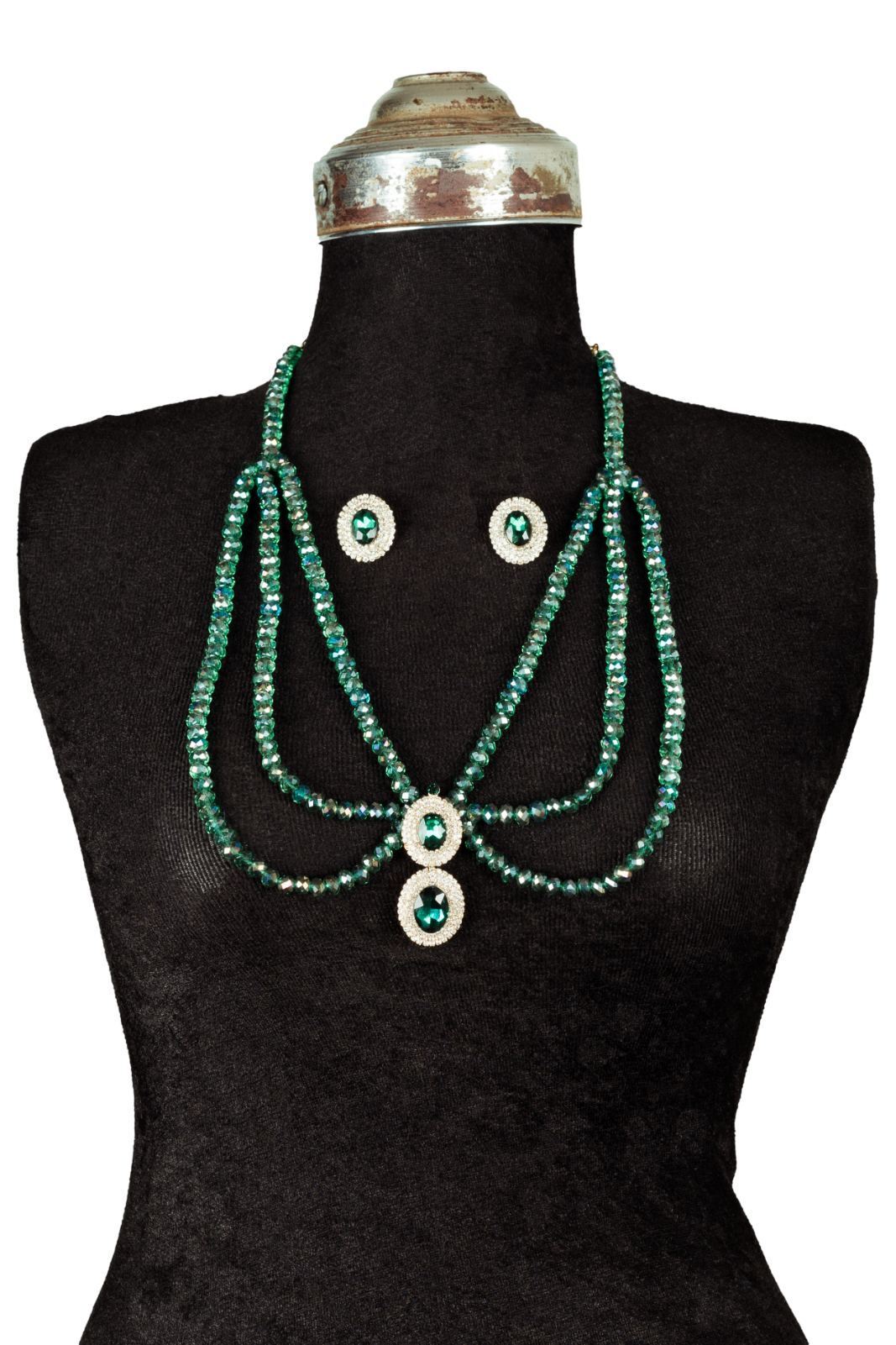 ظاهر حسين - بيع و صناعة مجوهرات و تعليم