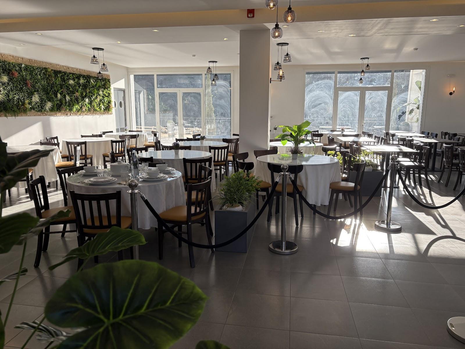 Le Cactus - & Teamwork photo