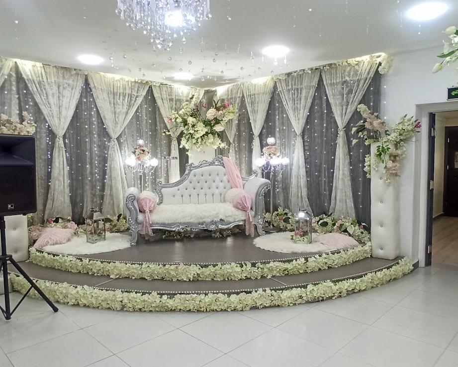 النجمة الذهبية الدرارية photo